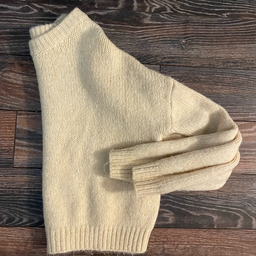 Garage sweater - Picture 3 of 3